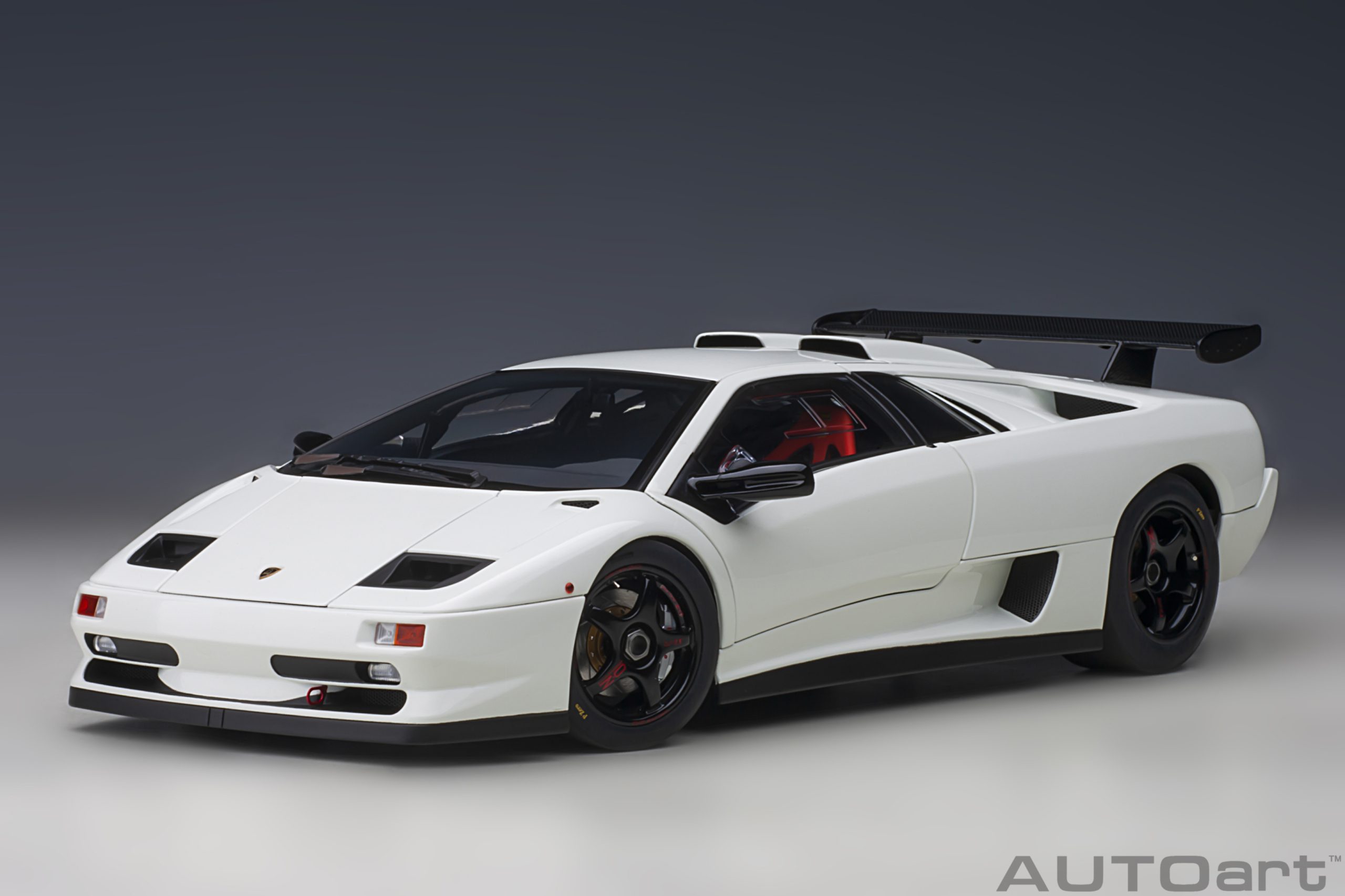 79149 AUTOart Lamborghini Diablo SV-R White 1:18