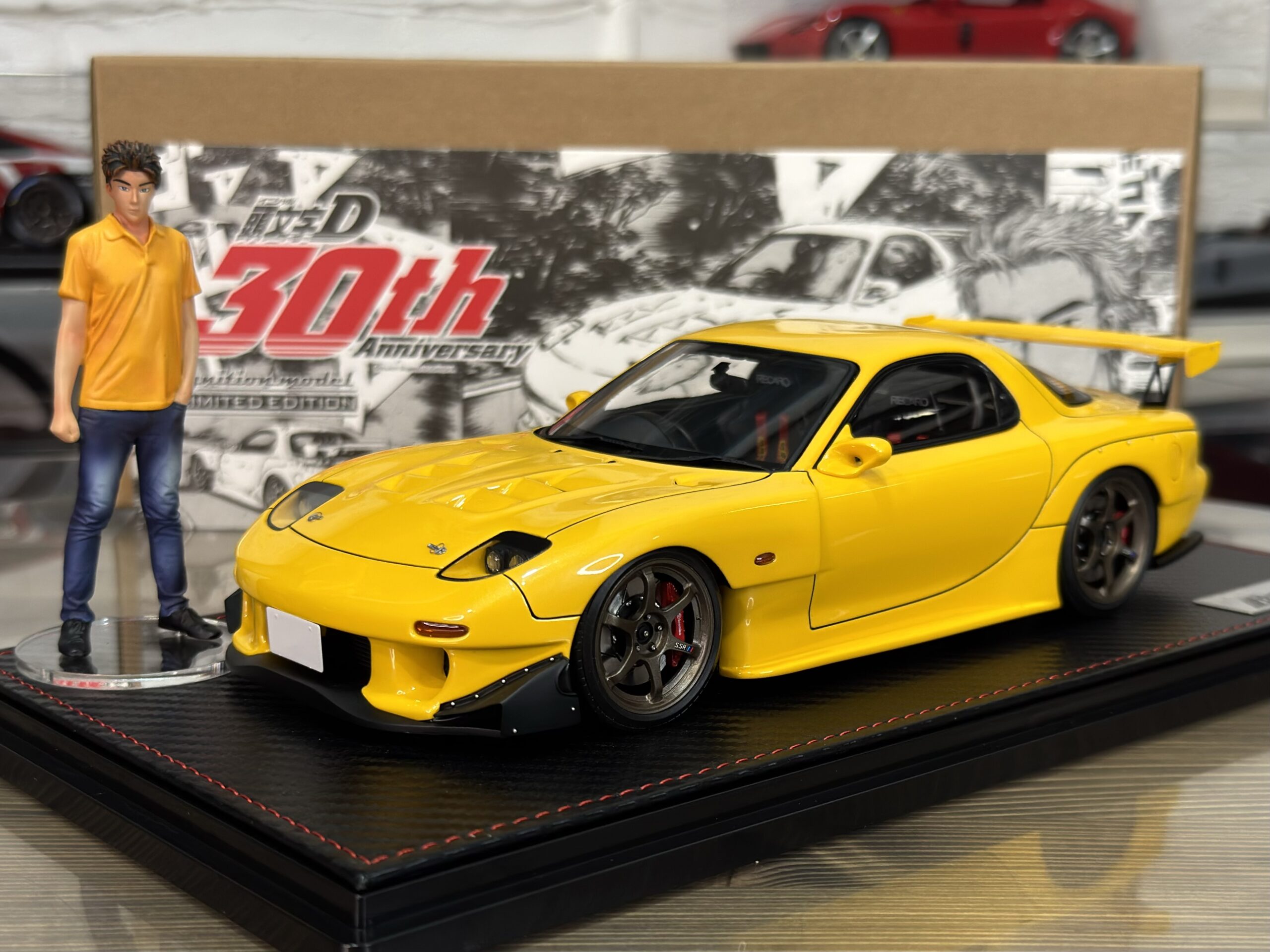 IG3800 Ignition Model INITIAL D Mazda RX-7 (FD3S) Yellow With Mr. Keisuke Takahashi 1:18
